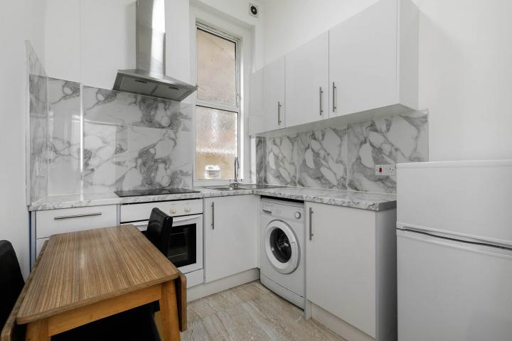 Bills Included Studio Dean Road, Willesden Green ( Gas,Water +Electricity included)